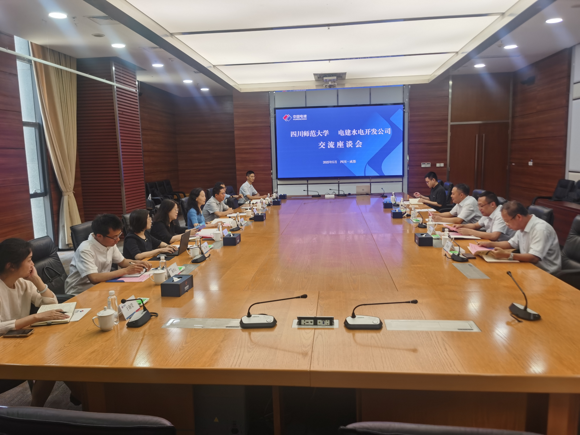 校企合作：架起人才与需求的桥梁